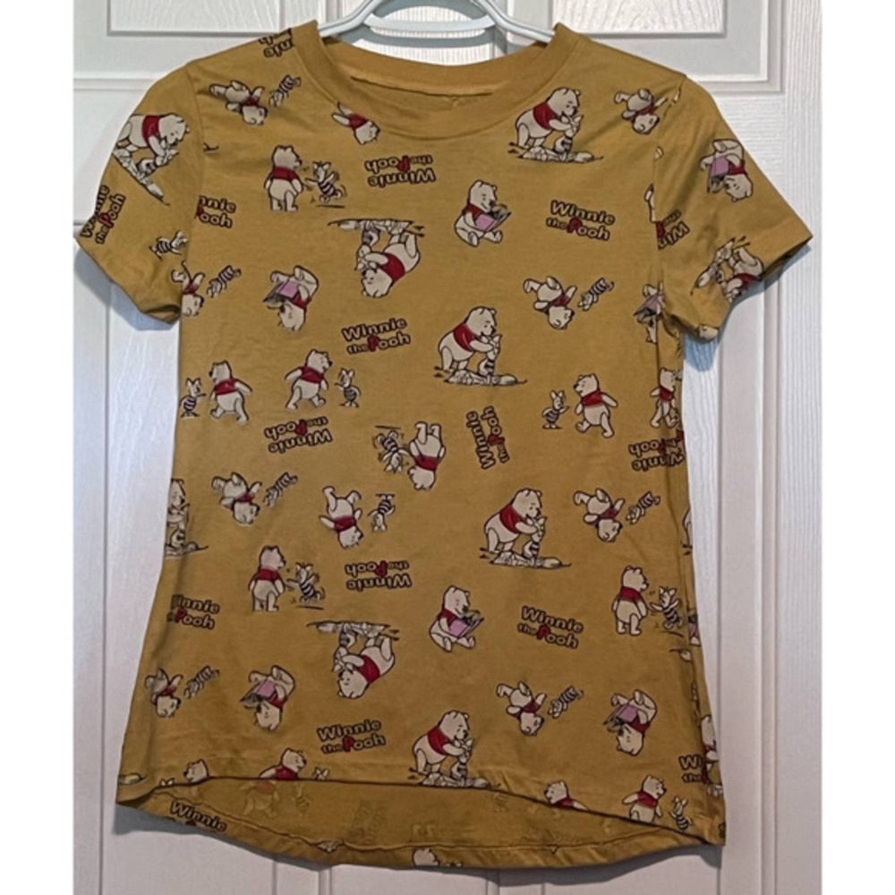 Disney Winnie the Pooh Women's Shirt Size S 22" Long x 15" Pit to Pit